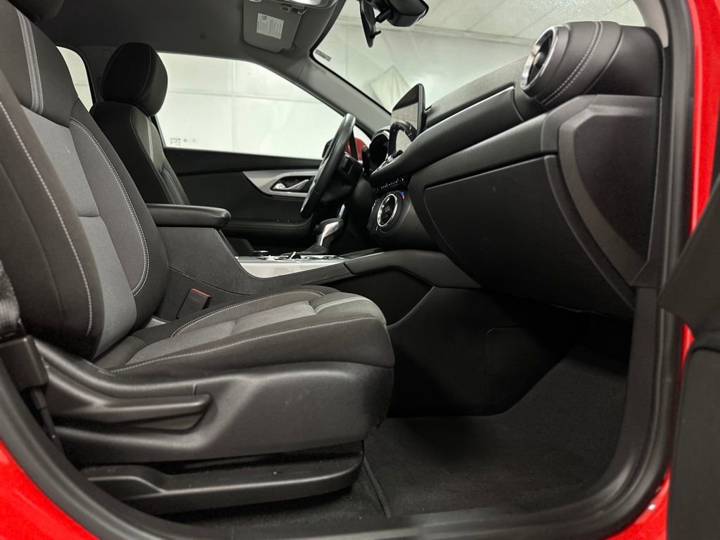Used 2025 Chevrolet Blazer LT image 24