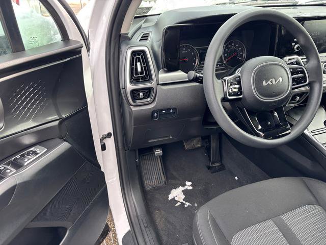 Certified 2023 Kia Sorento LX image 10