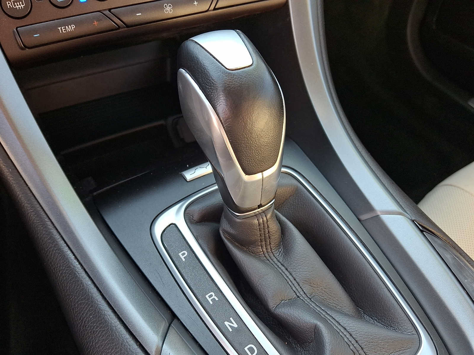Used 2016 Ford Fusion Titanium FWD image 15