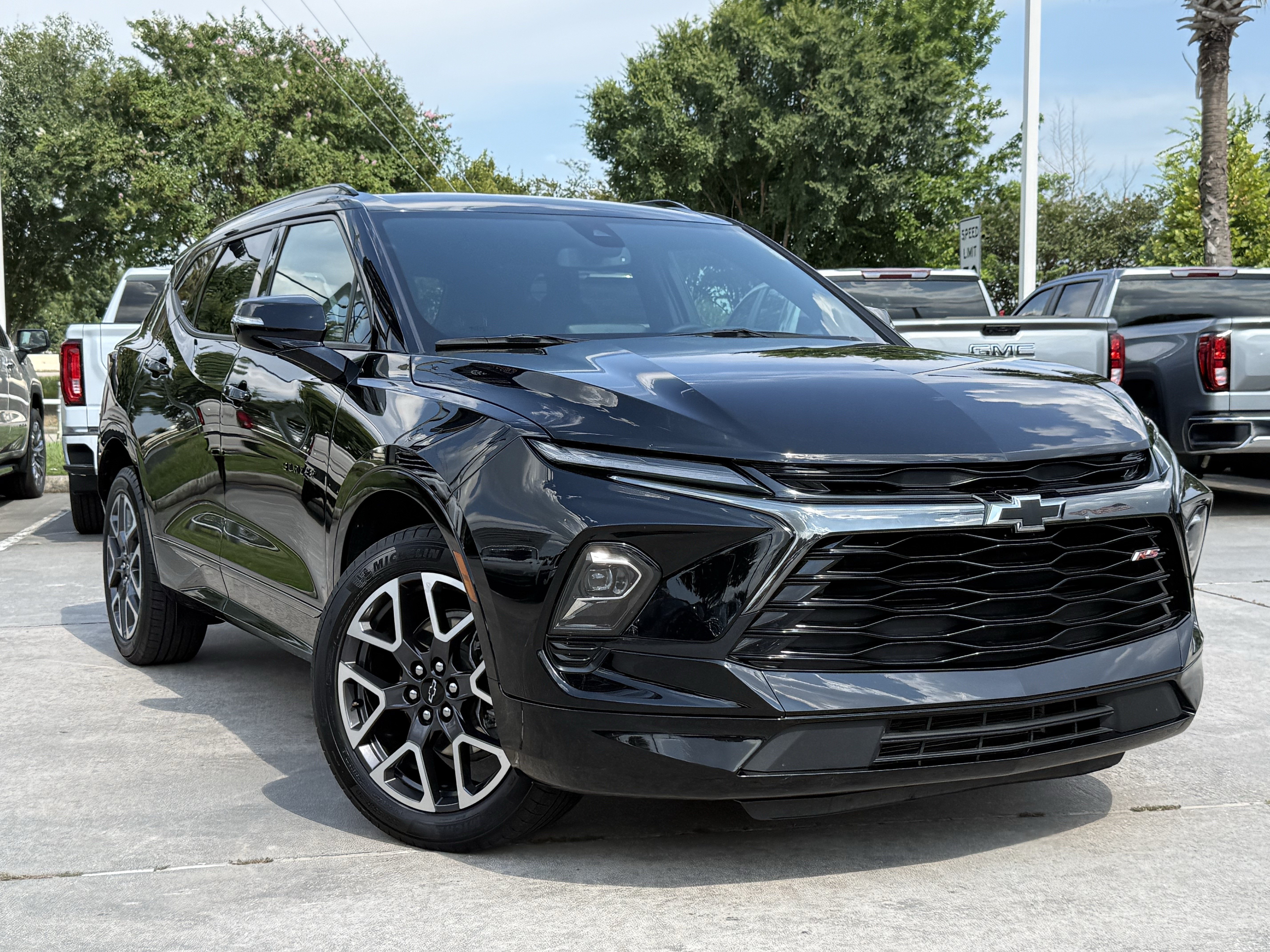 Used 2025 Chevrolet Blazer RS FWD video 2