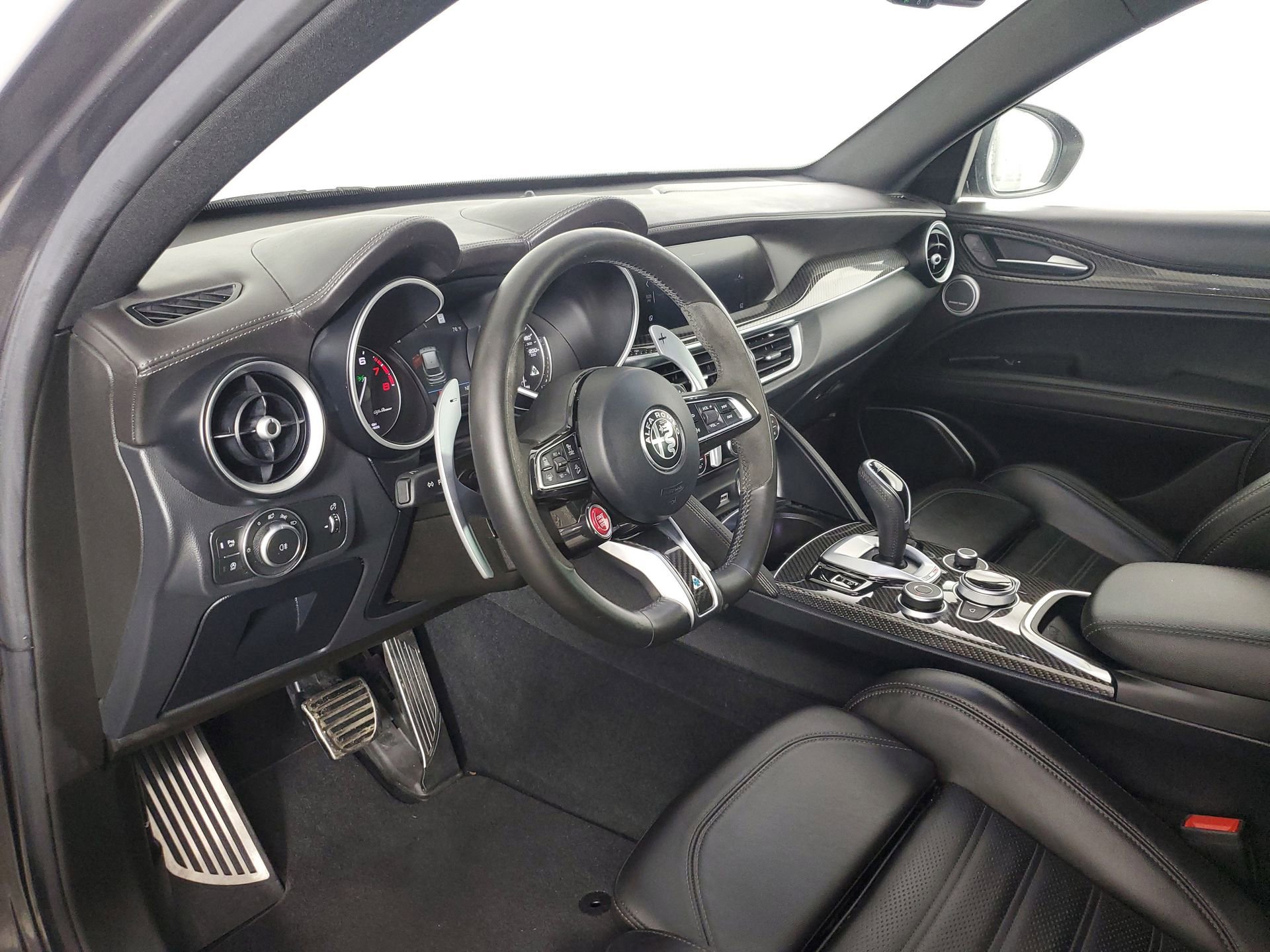 Used 2022 Alfa Romeo Stelvio Quadrifoglio w/ Active Assist Plus Package image 27