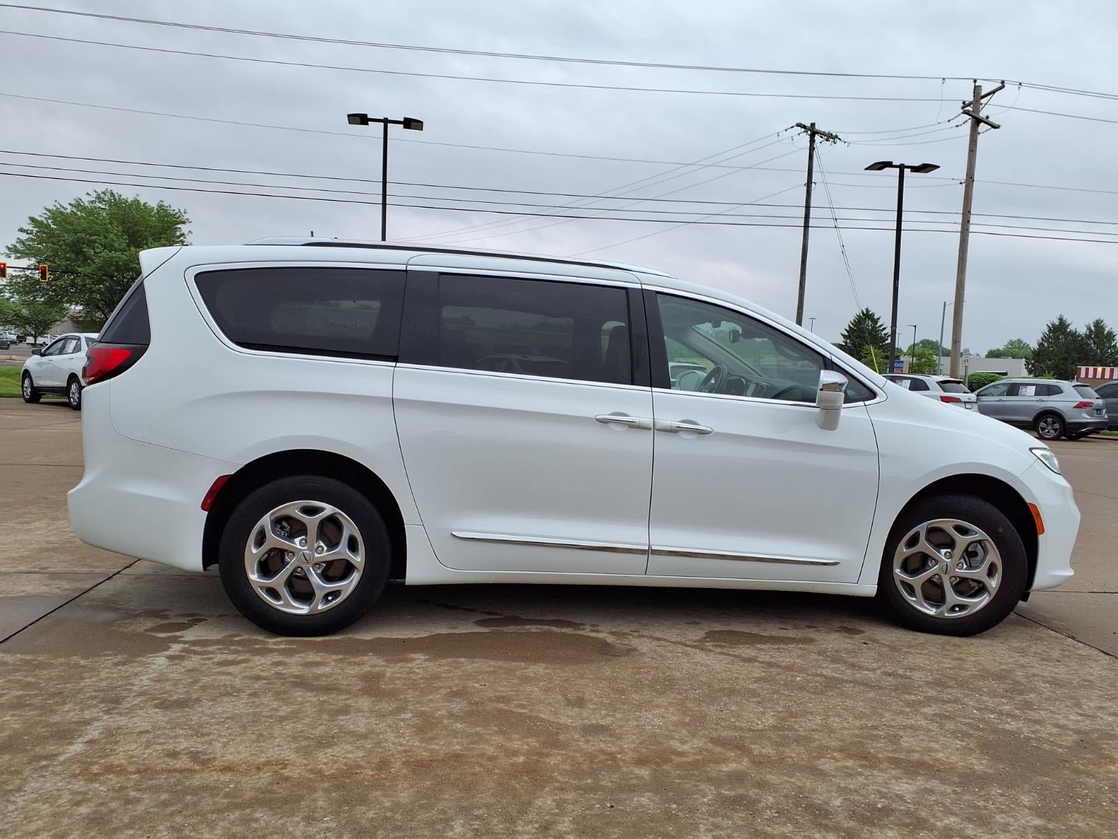 Certified 2021 Chrysler Pacifica Limited AWD/4WD image 35