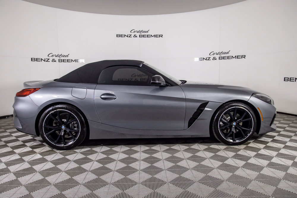 Used 2025 BMW Z4 sDrive30i w/ Shadowloine Package RWD image 3