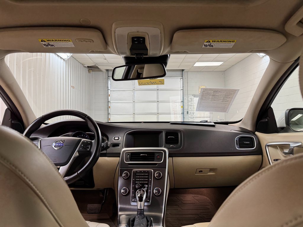 Used 2015 Volvo V60 T5 Premier Plus image 21
