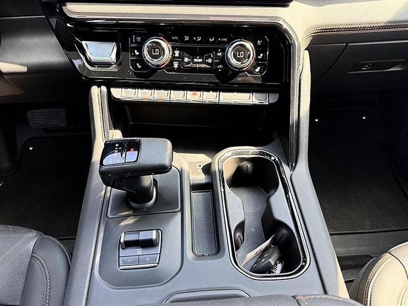 Used 2024 GMC Sierra 1500 AT4 w/ Technology Package AWD/4WD image 45