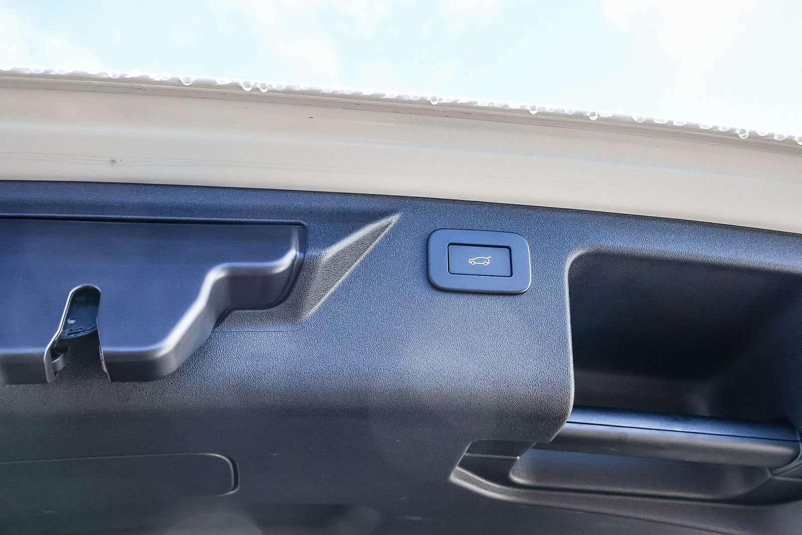 Used 2024 Land Rover Discovery Sport Dynamic SE image 25