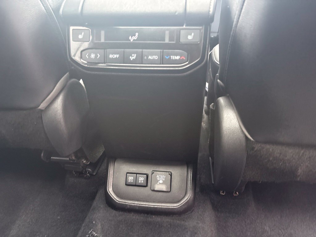 Used 2021 Toyota Highlander Platinum AWD/4WD image 35