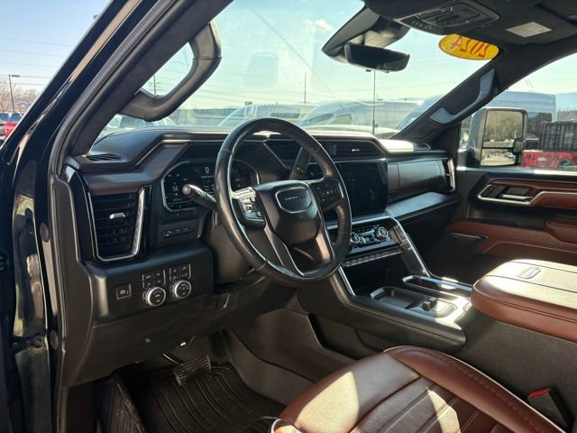 Used 2024 GMC Sierra 2500 Denali Ultimate image 3