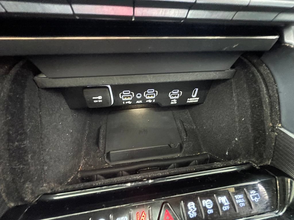 Used 2023 Jeep Grand Wagoneer Series III w/ Rear Seat Video Group 1 AWD/4WD image 31