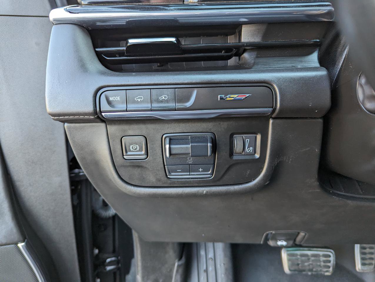 Used 2023 Cadillac Escalade V image 18