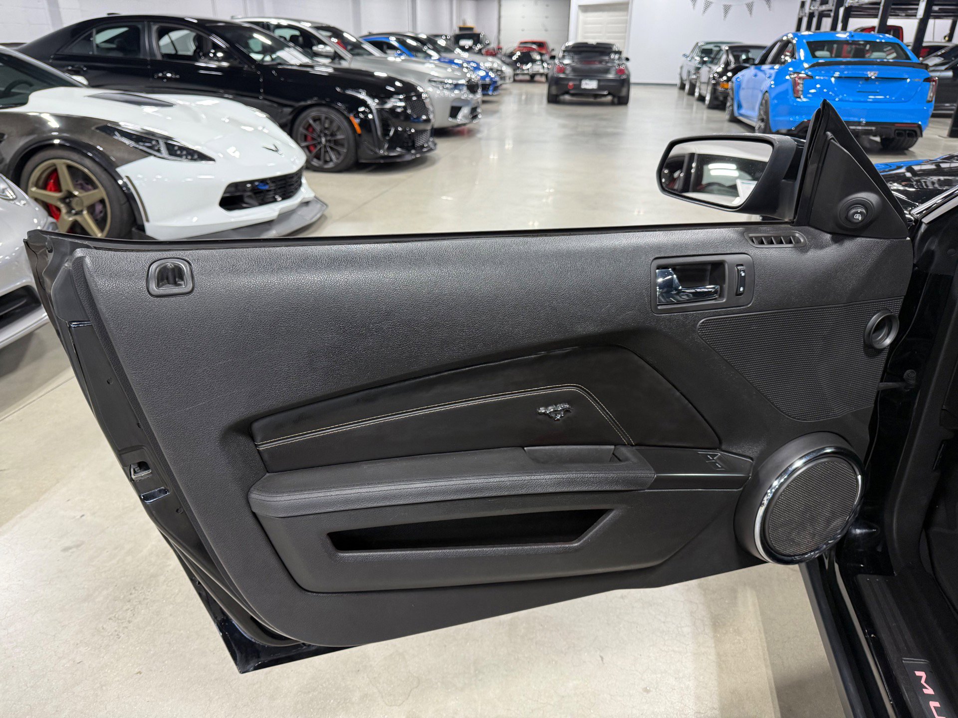 Used 2010 Ford Mustang GT image 17