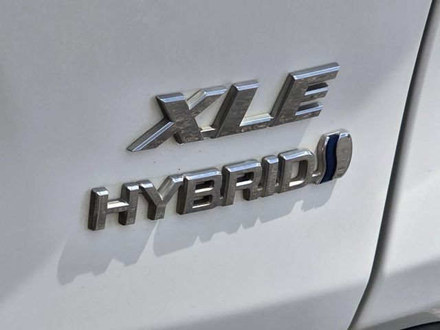 Used 2019 Toyota RAV4 XLE w/ Carpet Mat Package AWD/4WD image 31