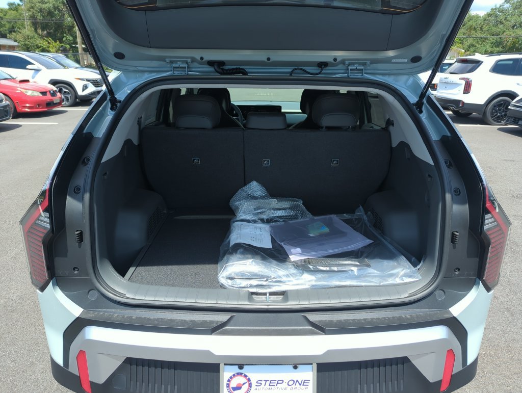 New 2027 Kia EV3 Wind FWD image 29