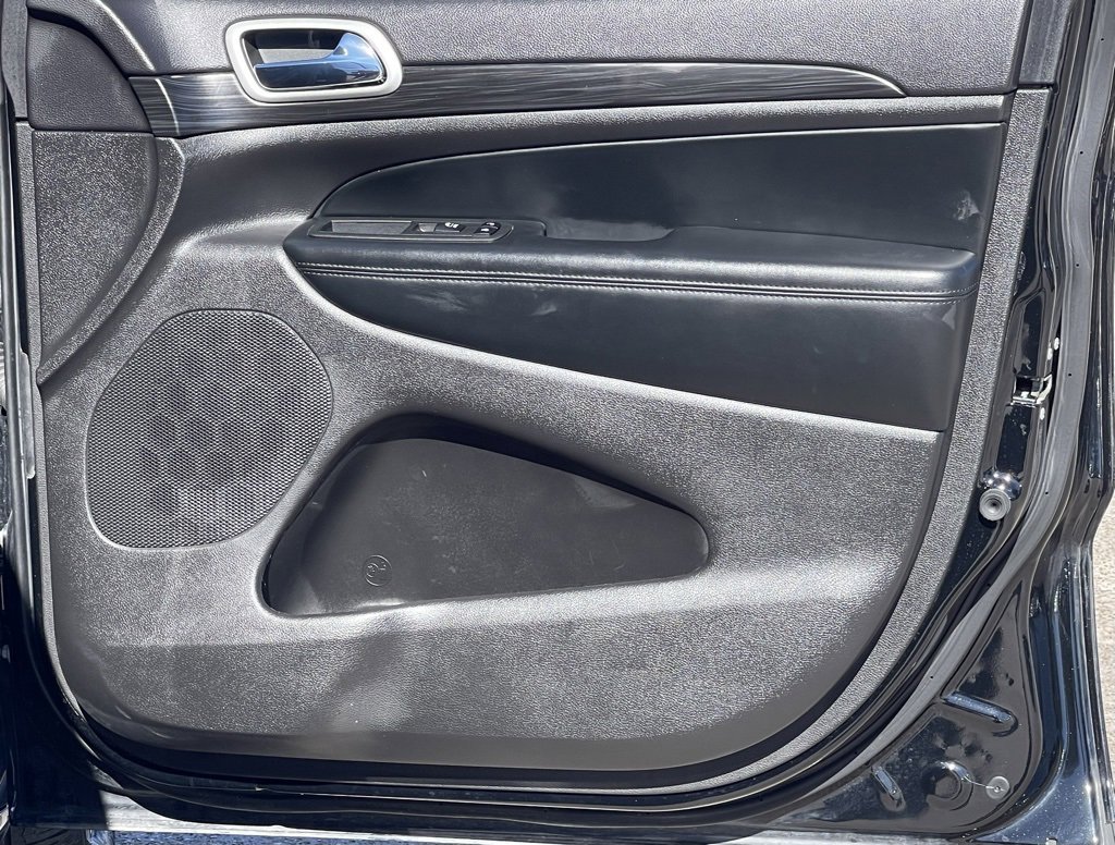 Used 2021 Jeep Grand Cherokee Laredo X image 38