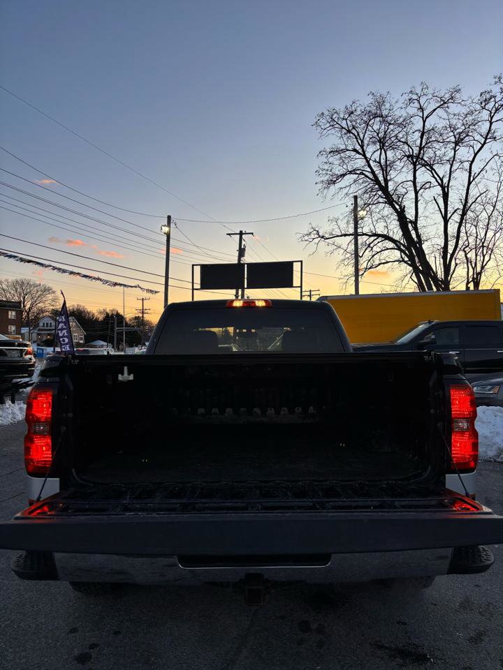Used 2018 Chevrolet Silverado 1500 LT w/ All Star Edition image 3