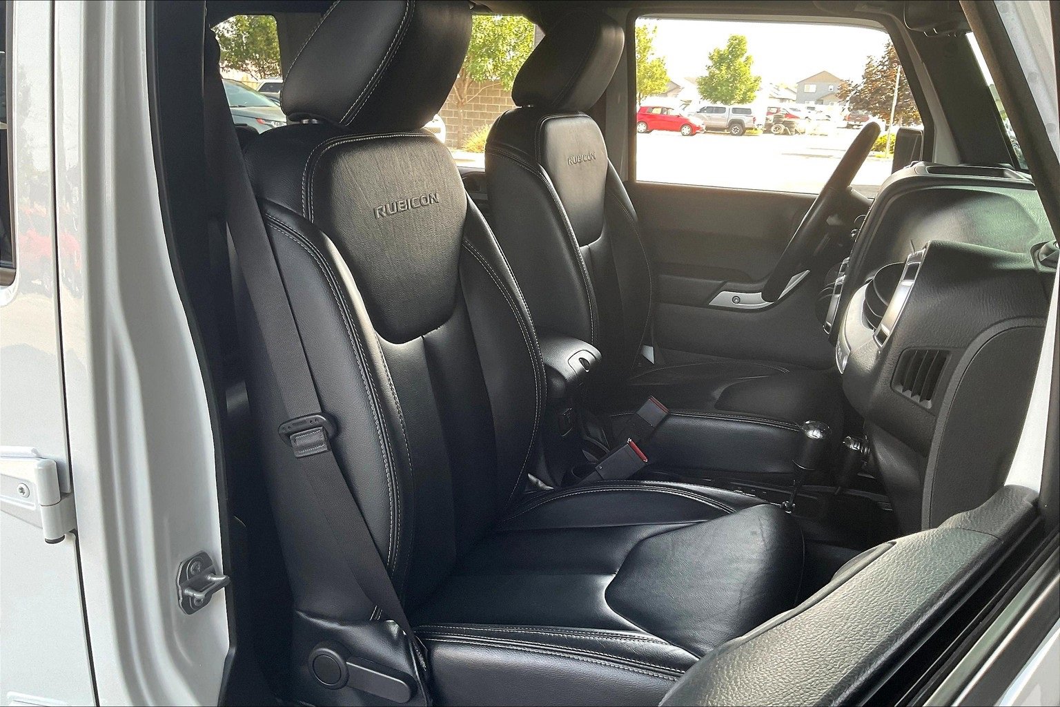 Used 2018 Jeep Wrangler Unlimited Rubicon w/ Cold Weather Group image 25