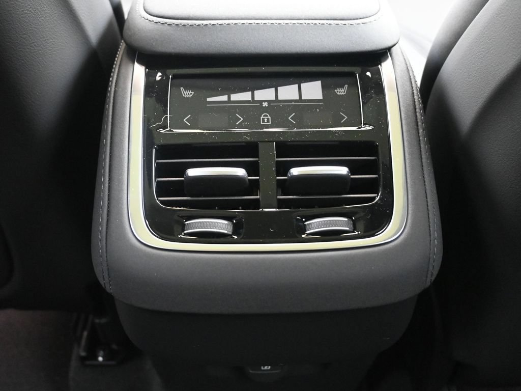 New 2026 Volvo XC90 B6 Plus w/ Protection Package Premier AWD/4WD image 23
