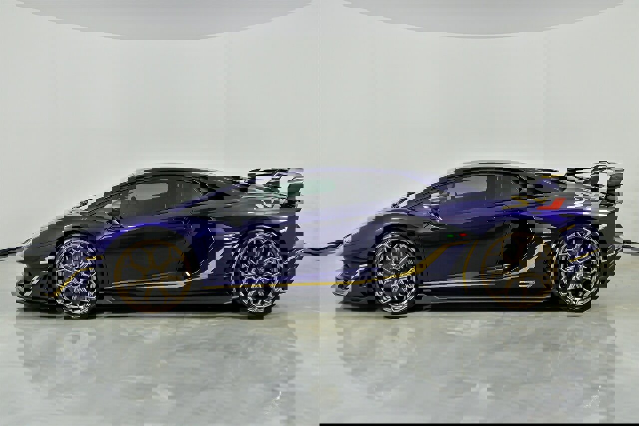 Used 2019 Lamborghini Aventador SVJ image 13