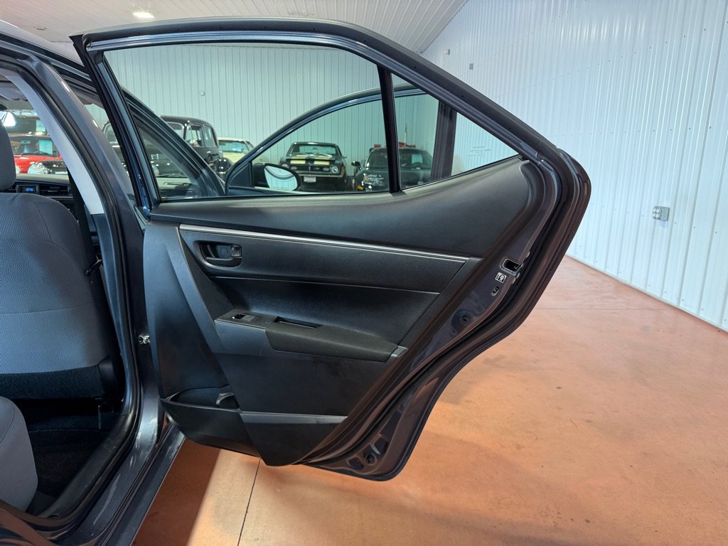 Used 2015 Toyota Corolla L FWD image 25