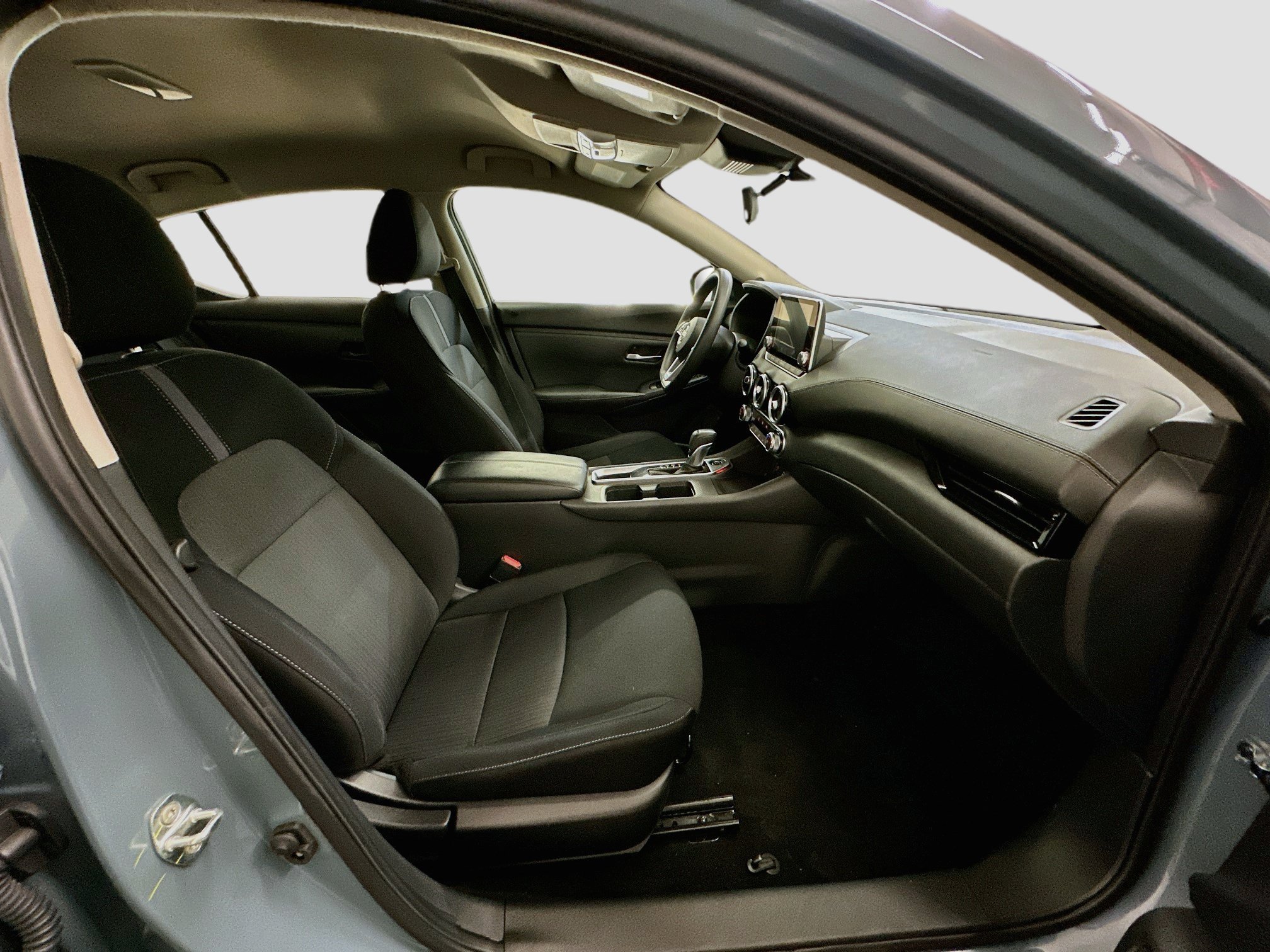 Used 2024 Nissan Sentra SV FWD image 31