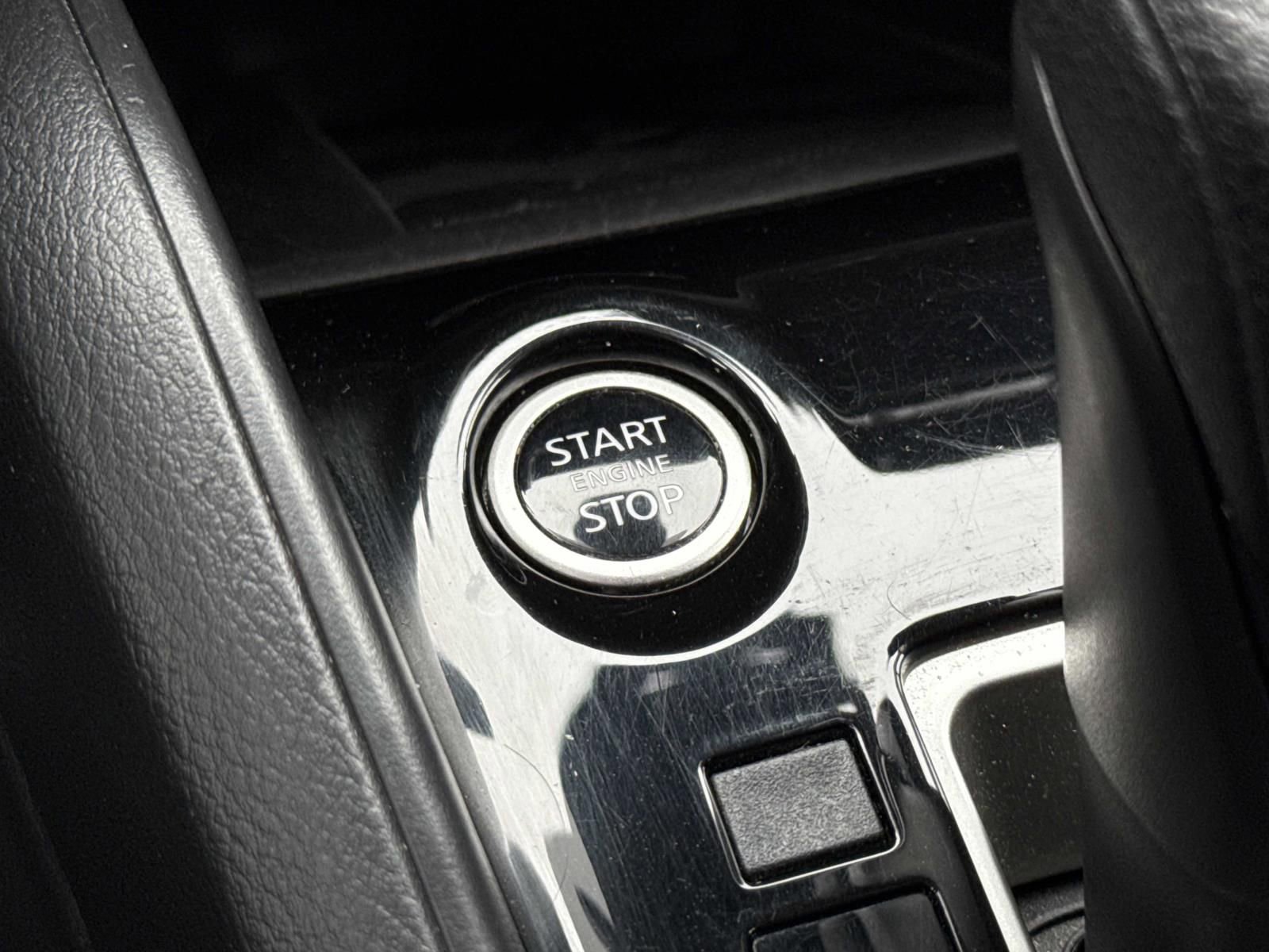 Used 2023 Nissan Versa SV image 19