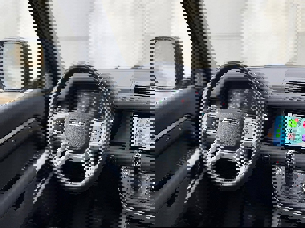 Used 2023 Land Rover Defender 110 S image 12