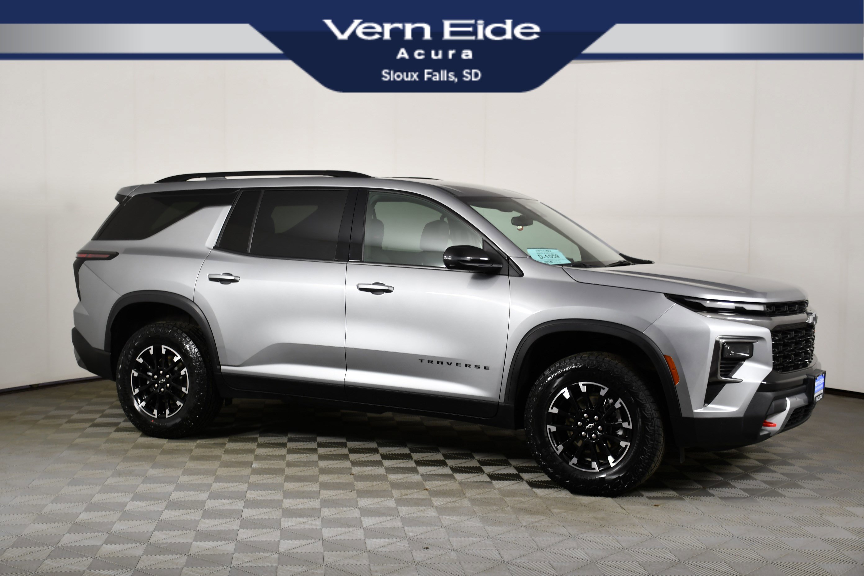 Used 2025 Chevrolet Traverse Z71