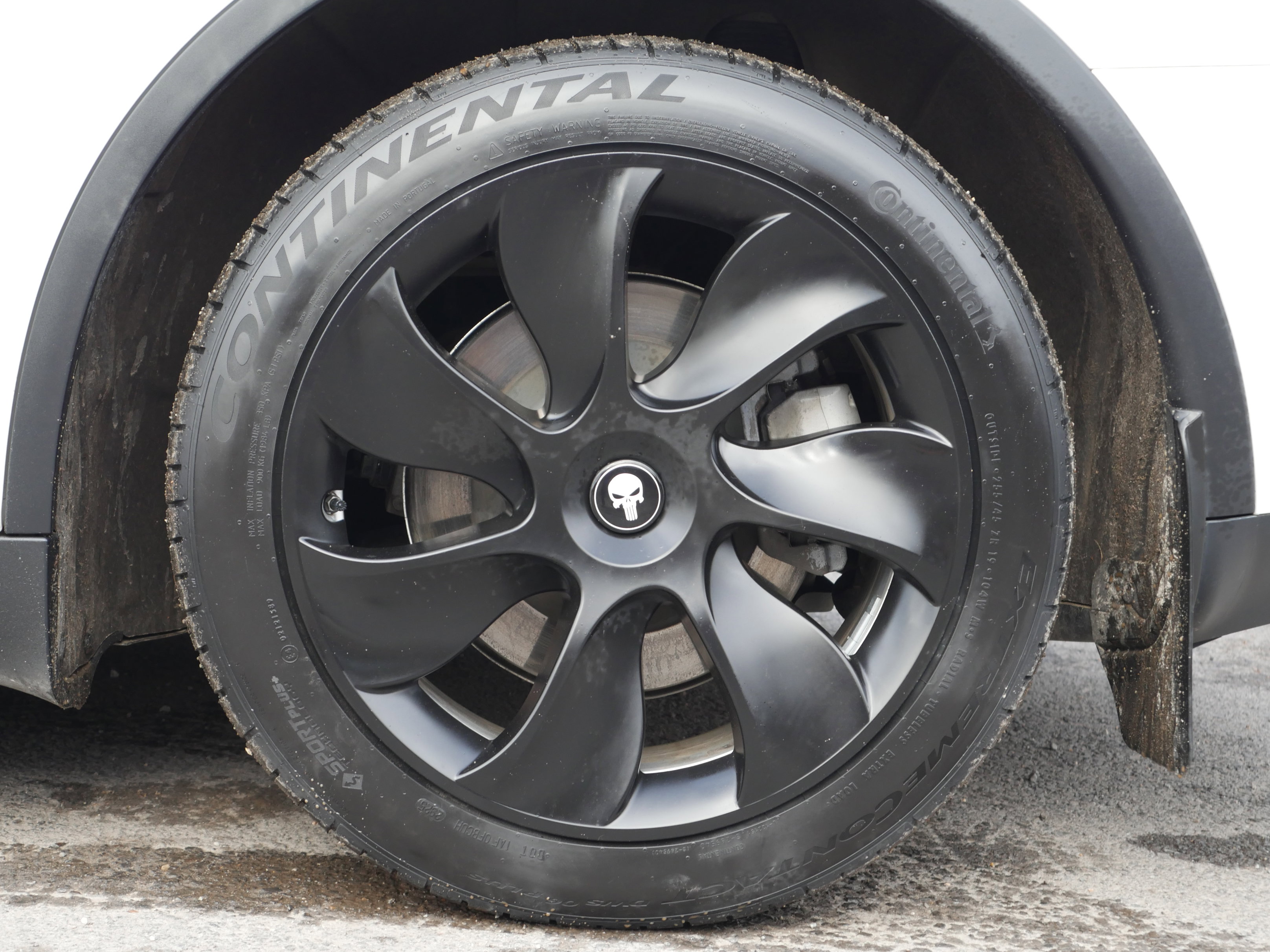 Used 2023 Tesla Model Y Long Range image 9