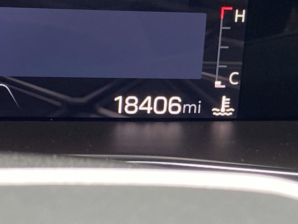 Used 2023 GMC Canyon AT4 w/ AT4 Premium Package image 24