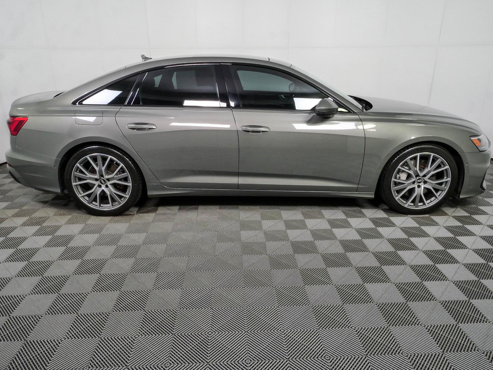 Used 2023 Audi A6 3.0T Prestige w/ Prestige Package AWD/4WD image 2