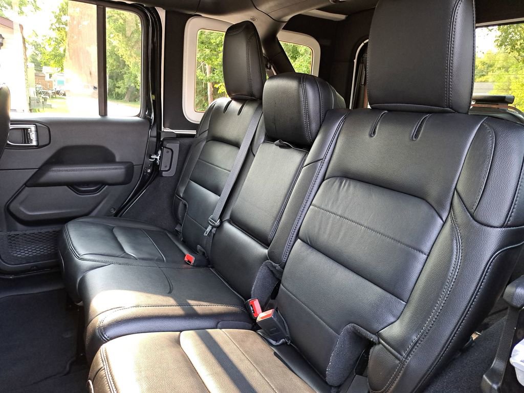 Used 2021 Jeep Wrangler Unlimited Sahara image 13
