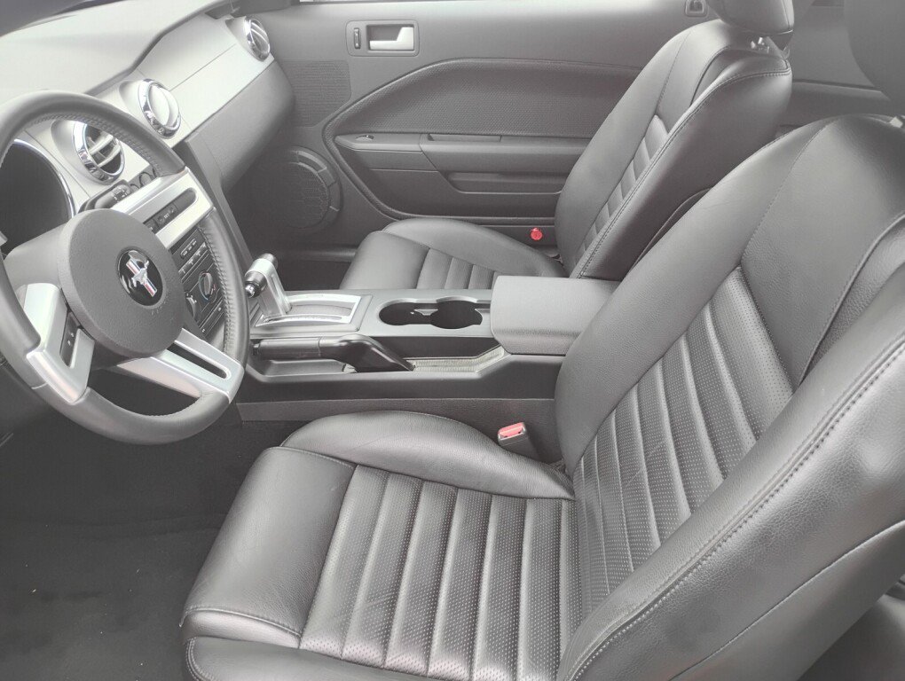 Used 2006 Ford Mustang GT Premium RWD image 9