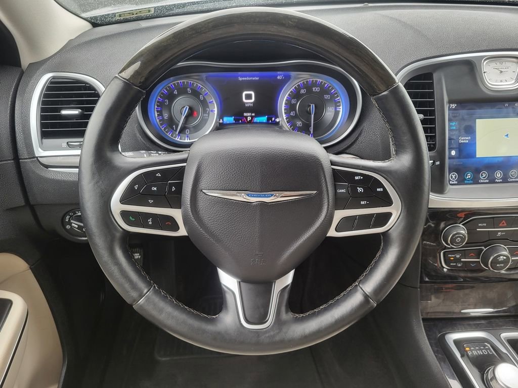 Used 2017 Chrysler 300 C image 13
