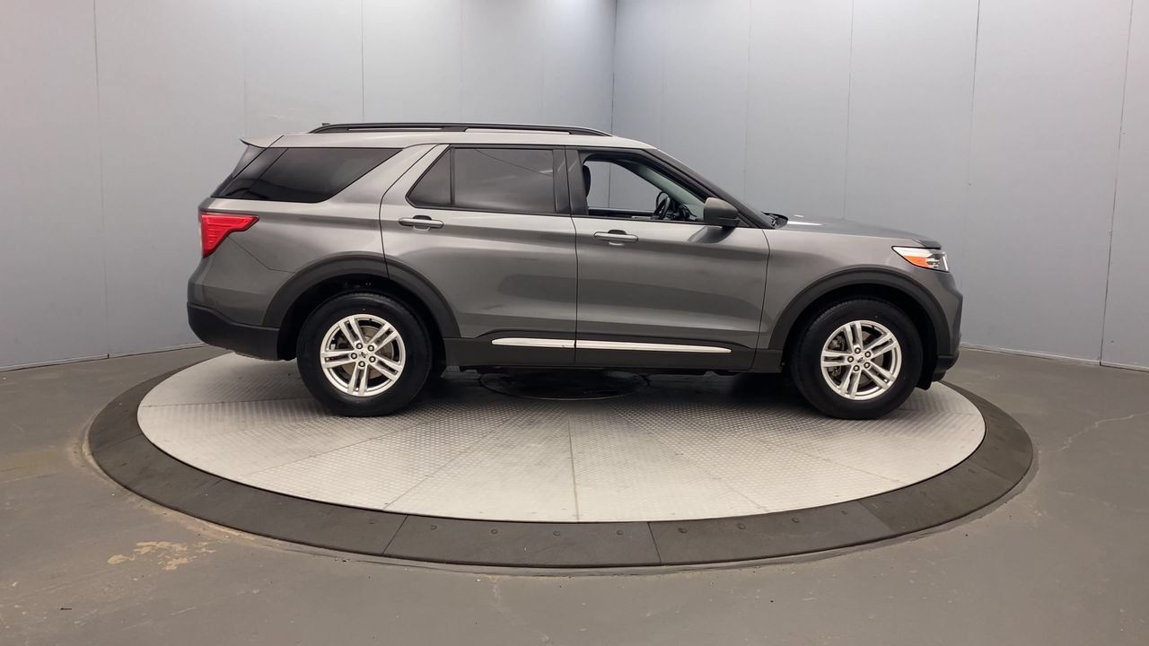 Used 2021 Ford Explorer XLT w/ Equipment Group 202A AWD/4WD image 6