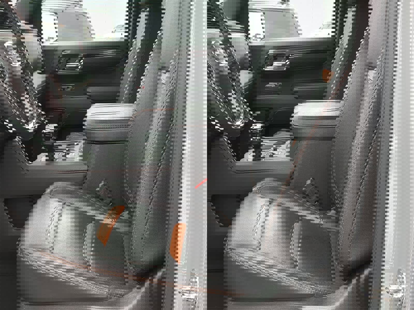 Used 2024 GMC Sierra 1500 AT4 w/ Technology Package image 23