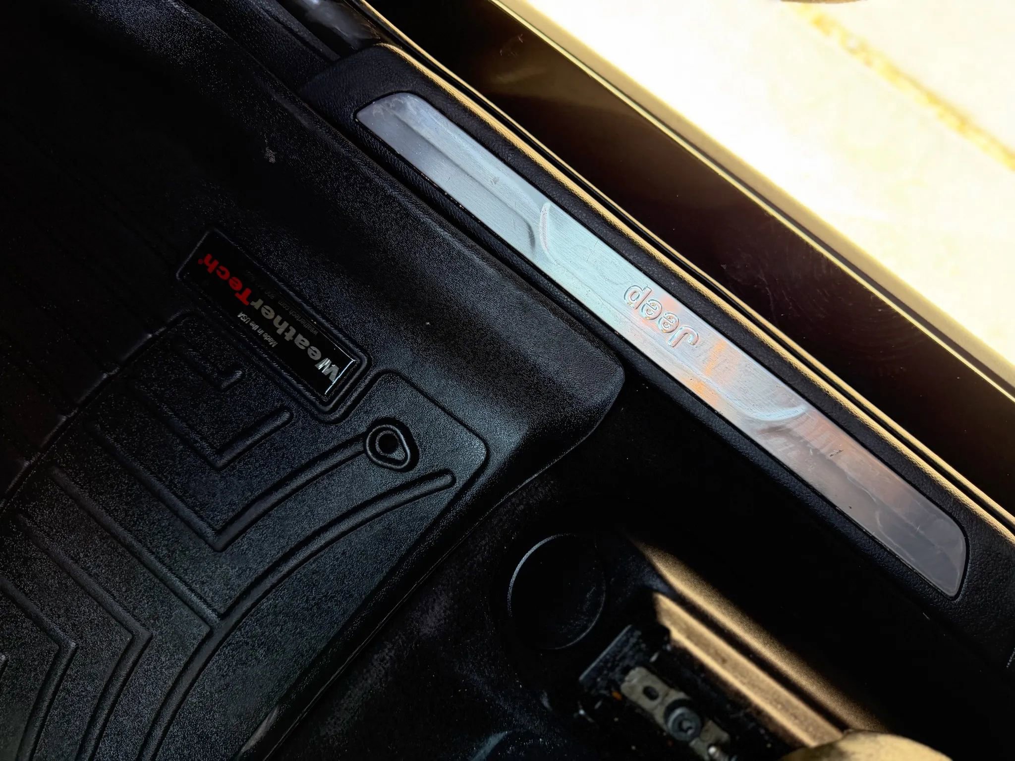 Used 2015 Jeep Grand Cherokee Limited image 40