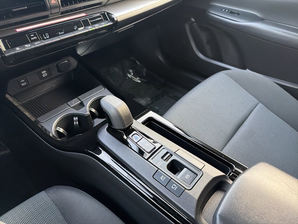 Used 2024 Toyota Prius LE AWD/4WD image 24