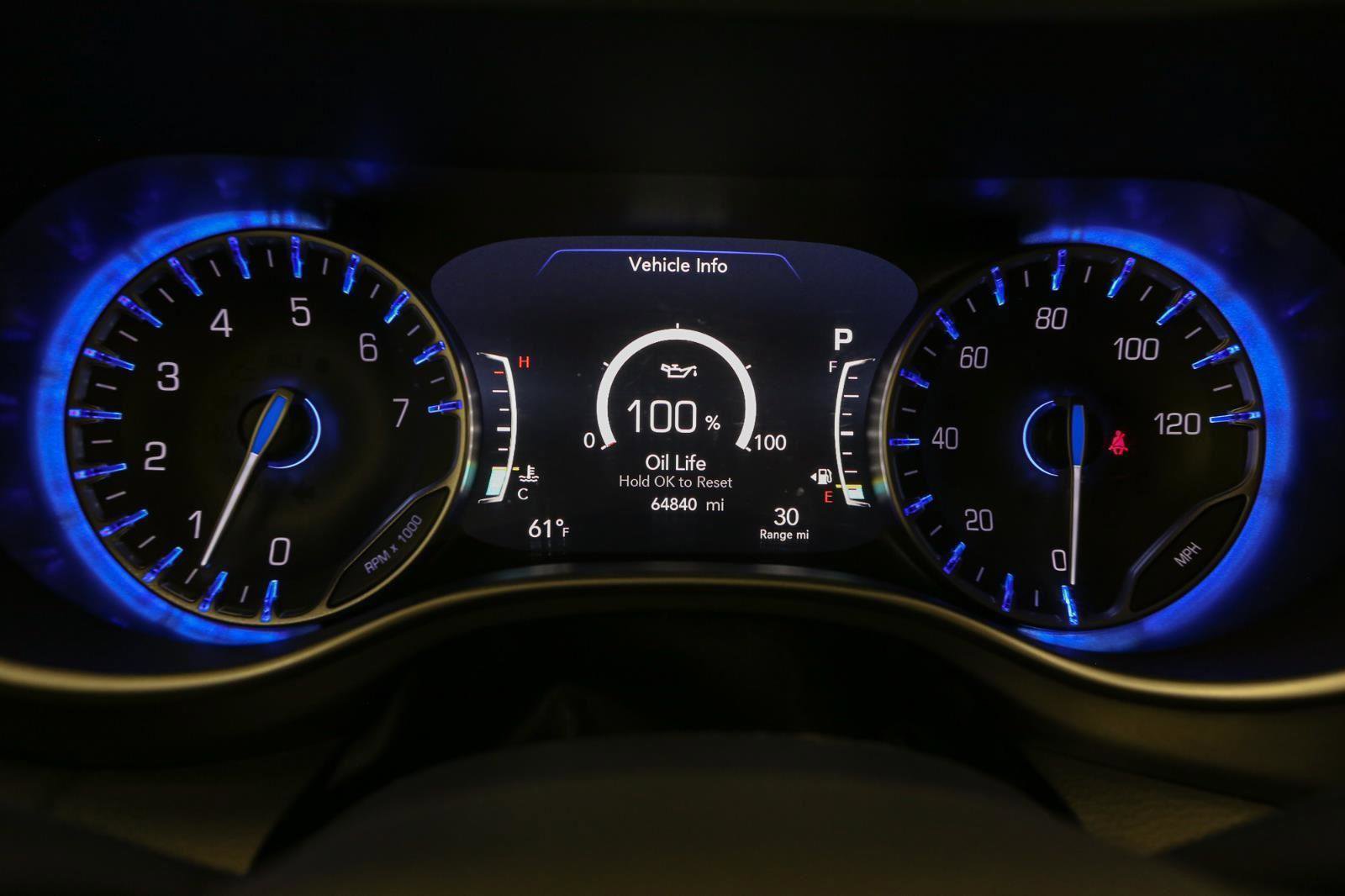 Used 2024 Chrysler Pacifica Touring-L image 36