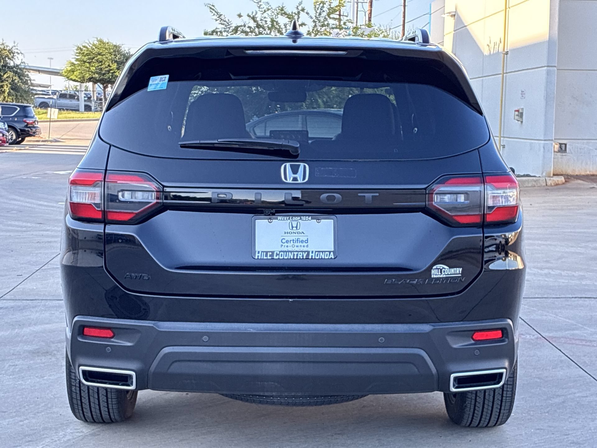Certified 2025 Honda Pilot Black Edition image 5