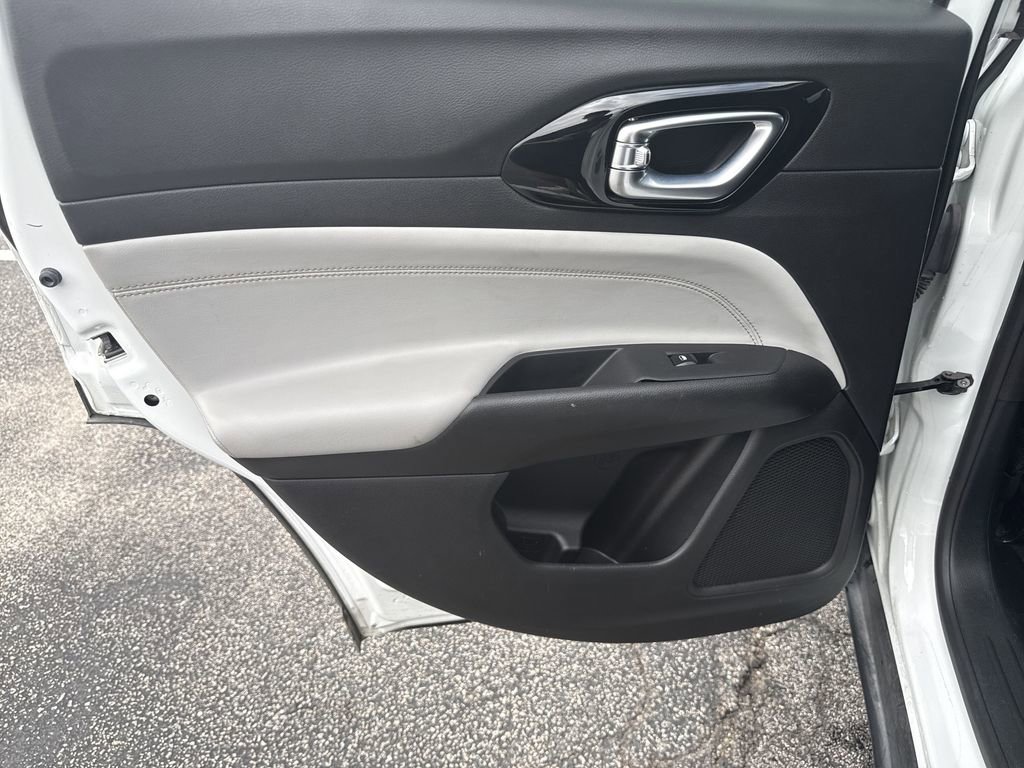 Used 2024 Jeep Compass Limited image 23