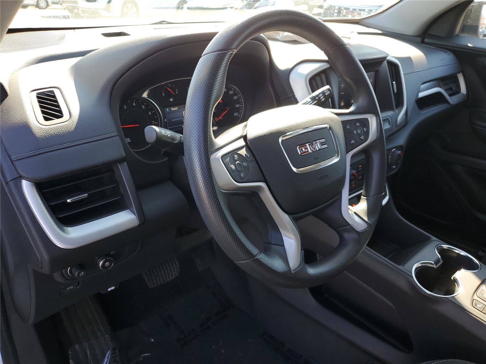 Used 2024 GMC Terrain SLE w/ Driver Convenience Package image 20