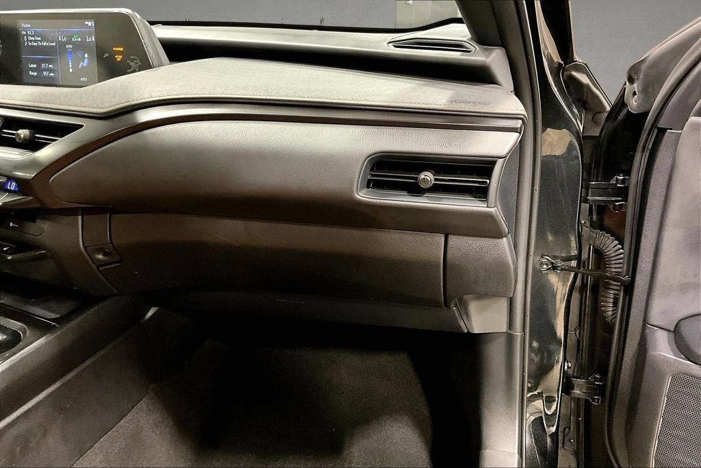 Used 2022 Lexus UX 250h w/ Premium Package AWD/4WD image 26