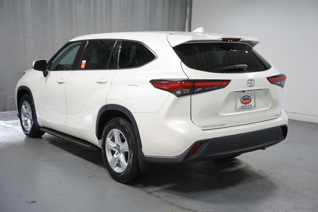 Used 2021 Toyota Highlander L image 6