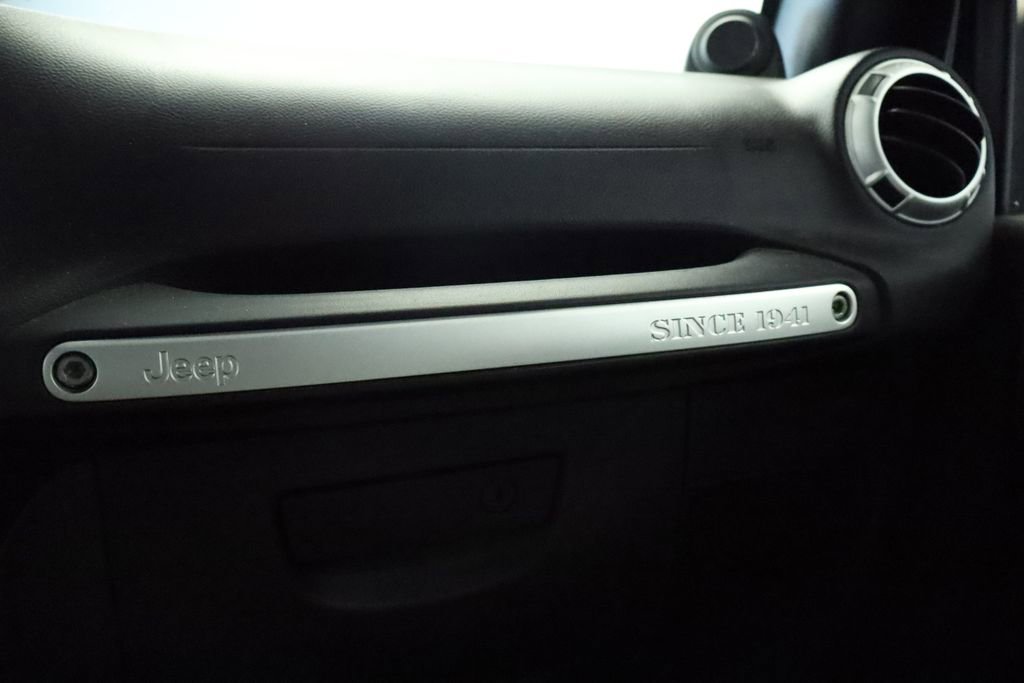 Used 2011 Jeep Wrangler Unlimited Sahara w/ Dual Top Group image 30