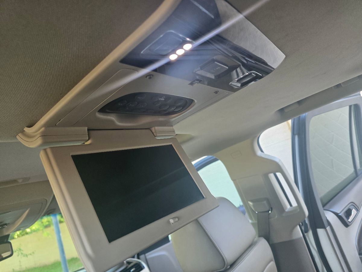 Used 2015 Chevrolet Tahoe LTZ RWD image 20