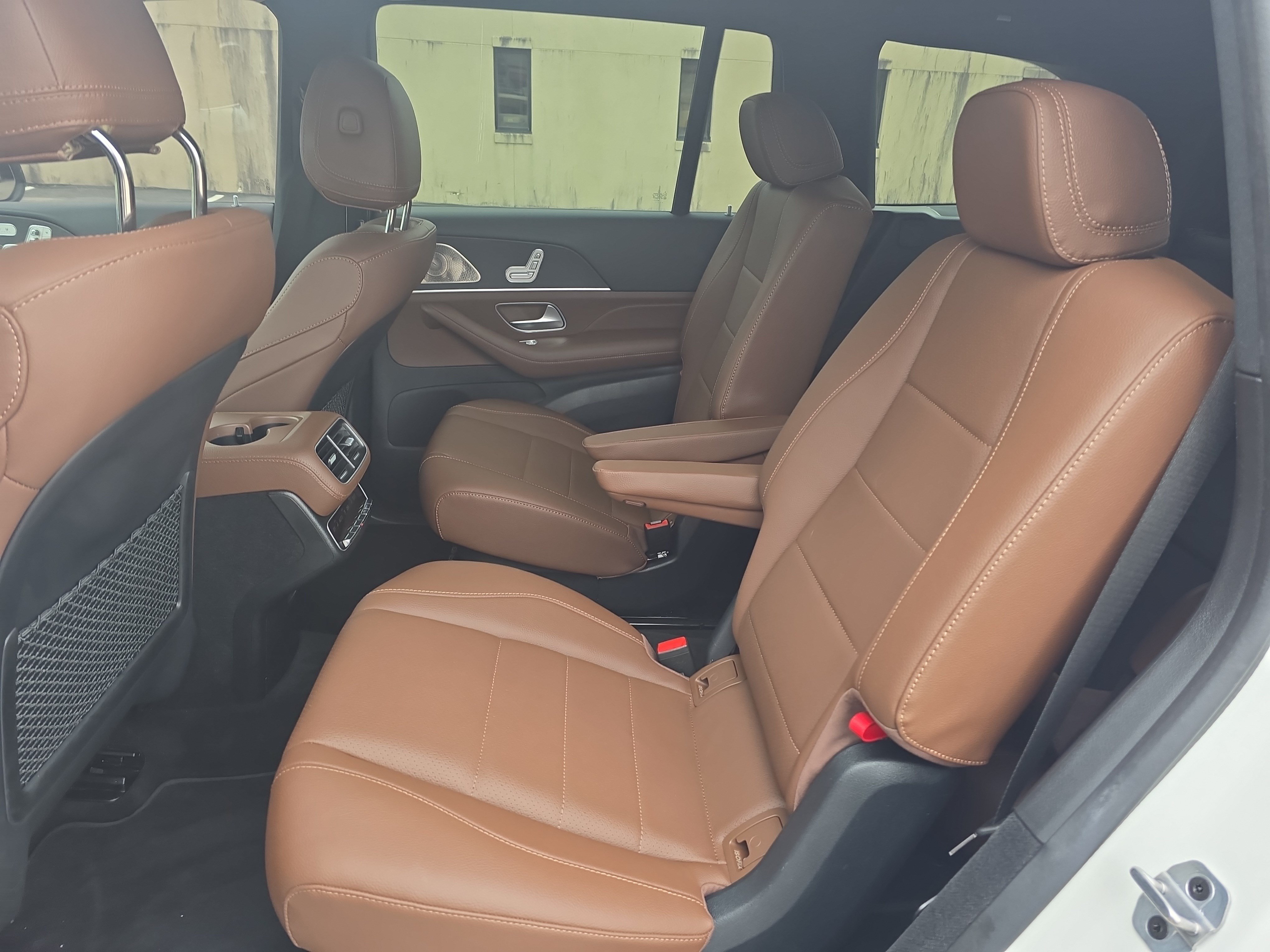 Used 2024 Mercedes-Benz GLS 450 4MATIC image 15
