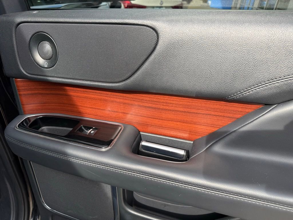 Used 2024 Lincoln Navigator Reserve image 39