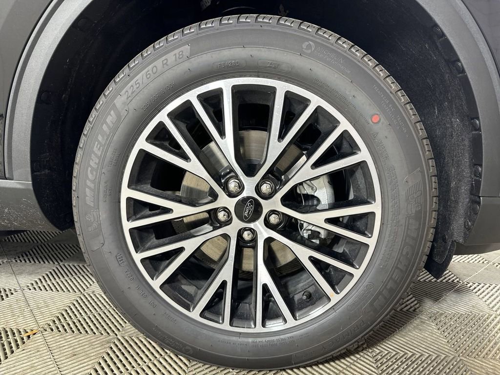 New 2025 Ford Escape SE FWD image 13