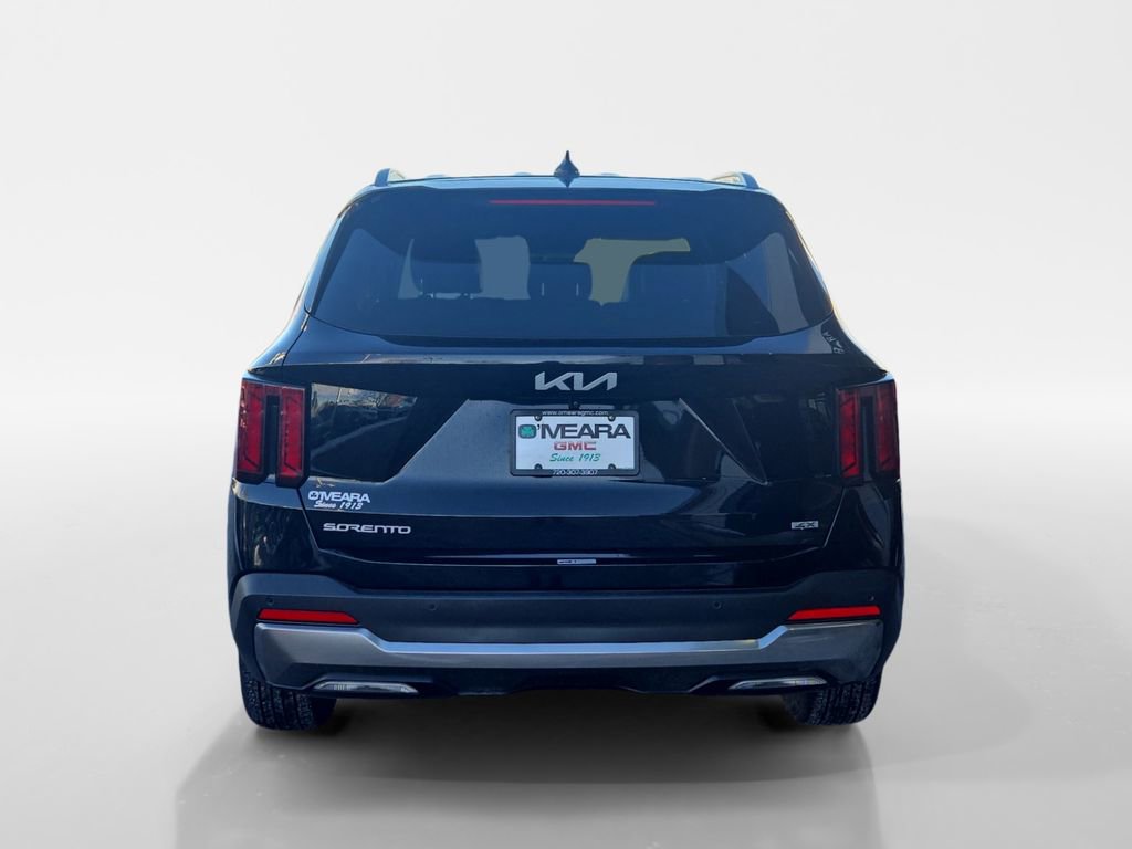 Used 2024 Kia Sorento S image 4