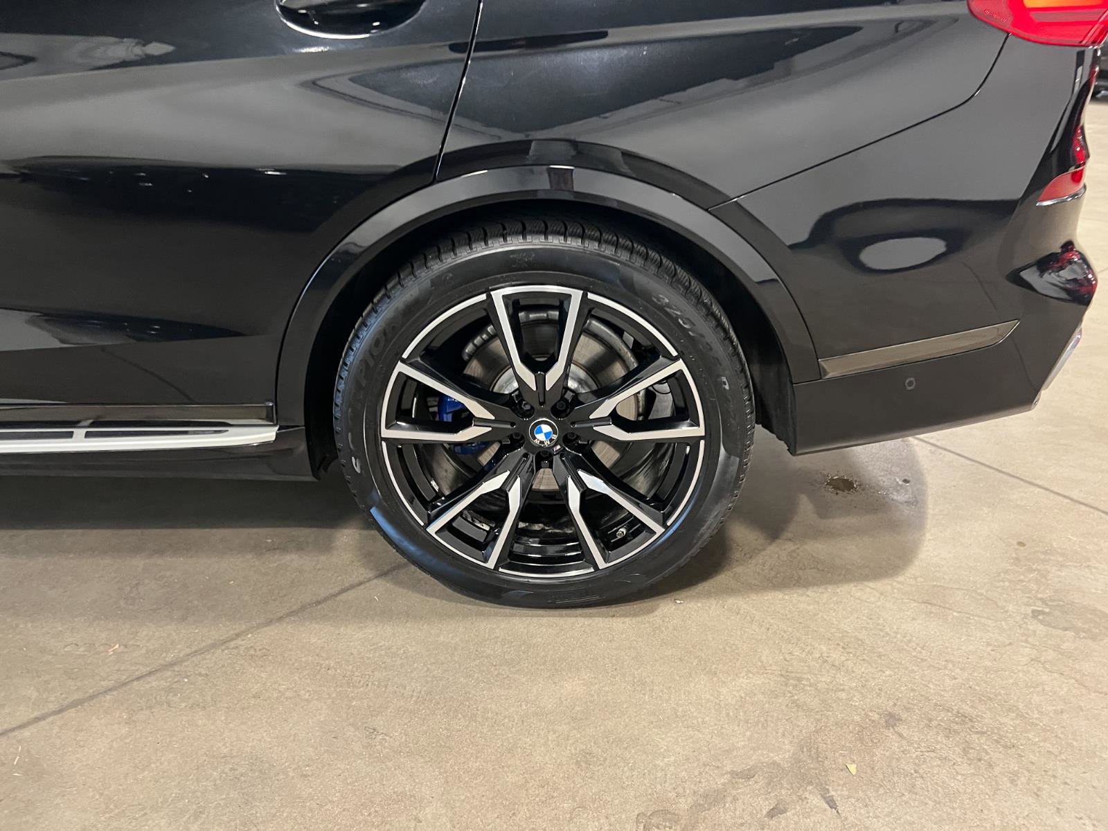 Used 2021 BMW X7 xDrive40i w/ M Sport Package image 59